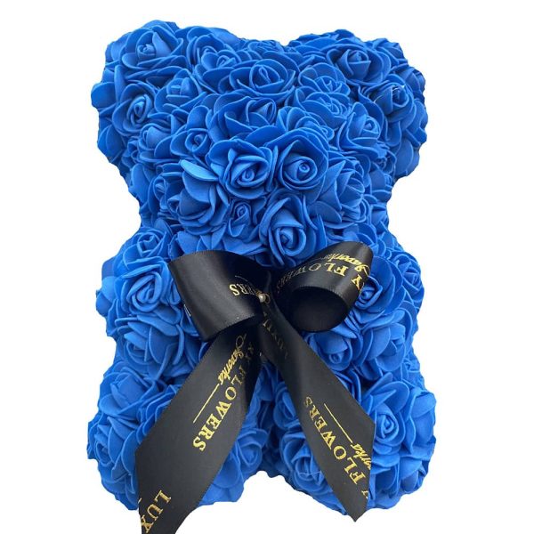 Ručne vyrobený medvedík z ruží – modrý 25 cm